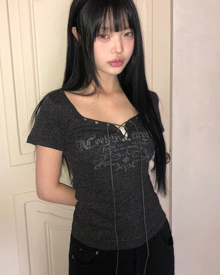 Eyelet short-sleeved T-shirt