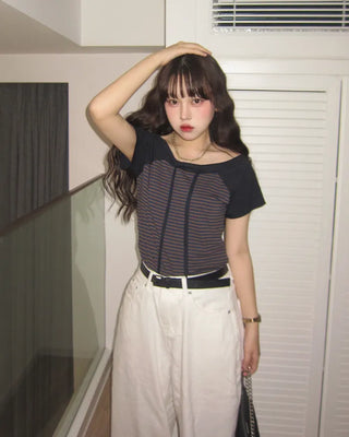 Raglan Border Off-Shoulder T-Shirt