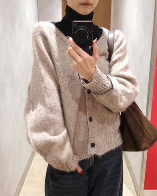 V-neck loose-fitting knit cardigan