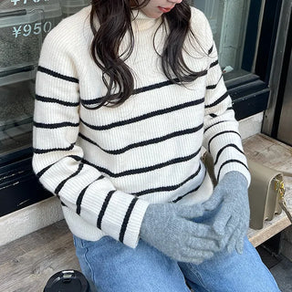 Finger hole label point gloves
