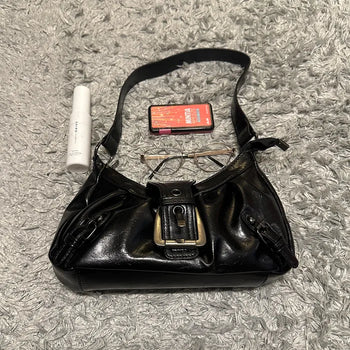 Big buckle shoulder bag