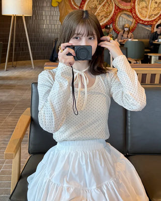 Dot strap long-sleeved T-shirt