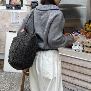 Toggle button knit