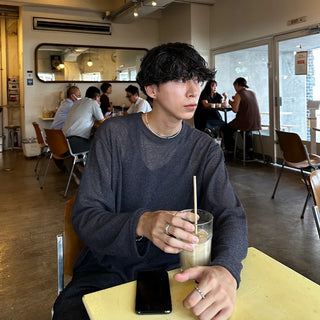 See-through round knit