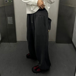 Wide-leg pants with back pockets