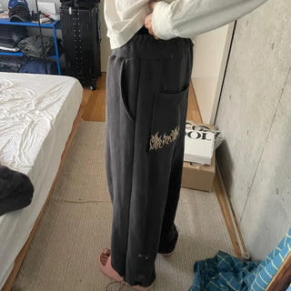 Wide-leg pants with back pockets