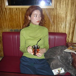 Colored turtleneck knit