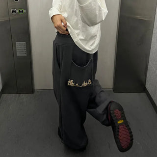 Wide-leg pants with back pockets