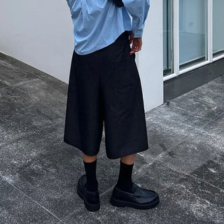 Pleated denim shorts