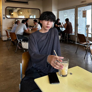 See-through round knit