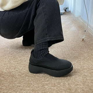 Band sneakers