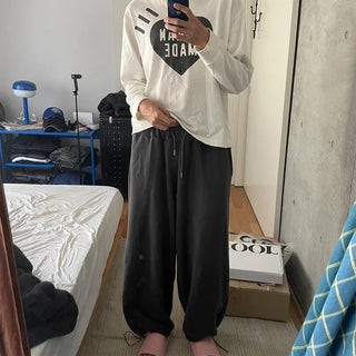 Wide-leg pants with back pockets