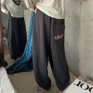 Wide-leg pants with back pockets