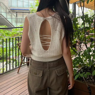 Back-cut low-gauge sleeveless knit