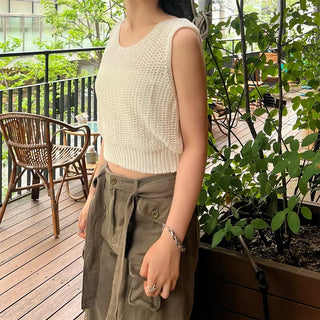 Back-cut low-gauge sleeveless knit