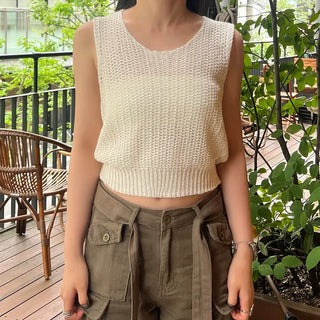 Back-cut low-gauge sleeveless knit