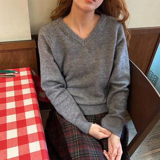 V-neck knitwear