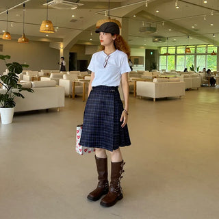 Buckle belt boots