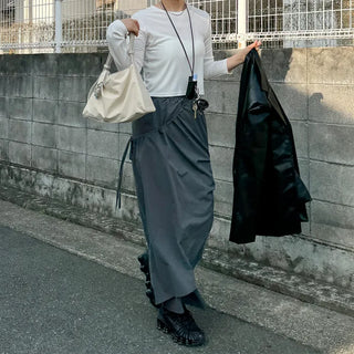 Low-balance pintuck long skirt