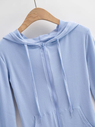 LIGHTWEIGHT FORM FIT ZIP-UP HOODED JACKET