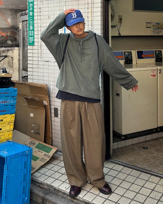 Double-pleated round-leg slacks