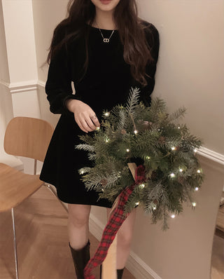 Black velvet flared dress - 2 sizes