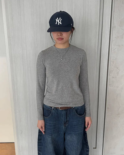 Basic long-sleeve T-shirt