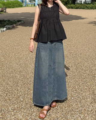 Slit-line long denim skirt