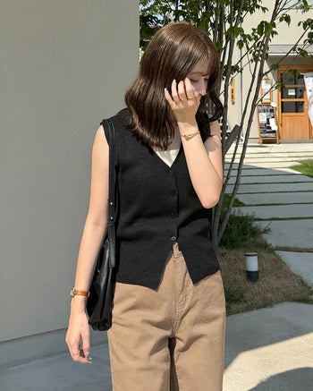 Classic V-neck knit vest