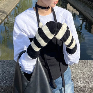 Border Touch Gloves