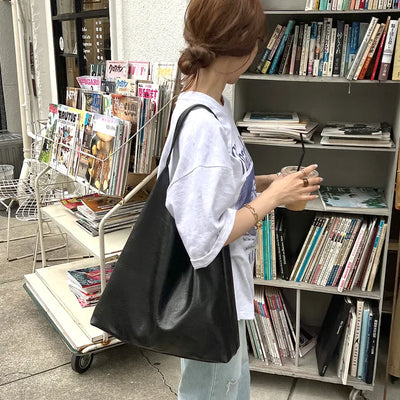 Basic shoulder bag