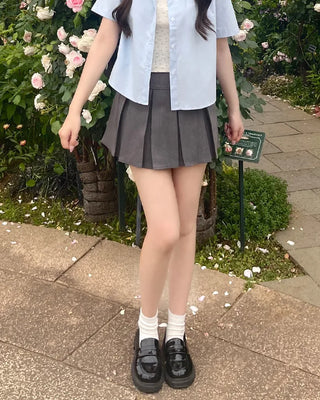 Big pleated mini skirt