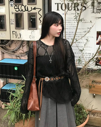 Sleeveless perforated knit set with belt