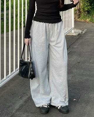 Wide-leg sweatpants with drawstring waist