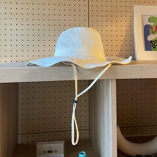 Simple bucket hat