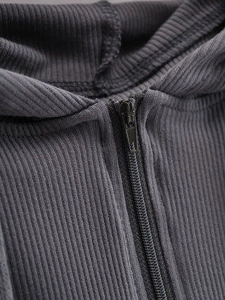 LIGHTWEIGHT FORM FIT ZIP-UP HOODED JACKET