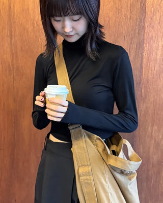 Cropped basic turtleneck T-shirt