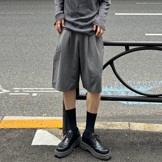 Maison Two-Tuck Half Shorts