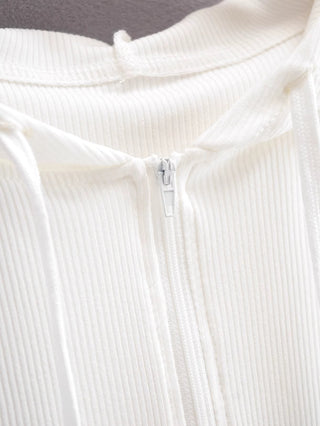 LIGHTWEIGHT FORM FIT ZIP-UP HOODED JACKET