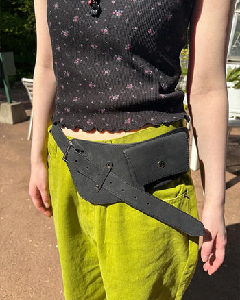 Suede belt with pockets