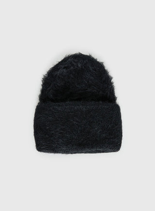 Caevia Fluffy Beanie Black