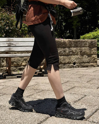Side-slit capri pants