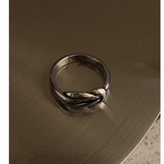 Chic Knot Ring