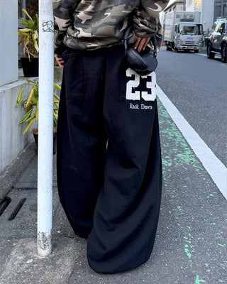 Back embroidered sweatpants