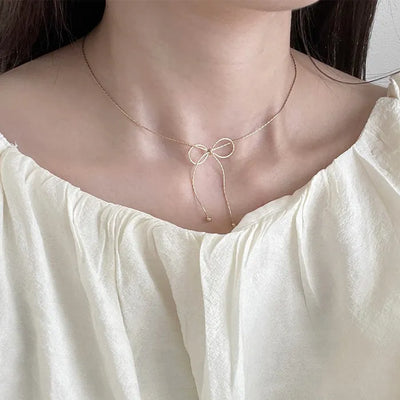 Ribbon motif necklace