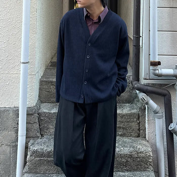 (Unisex) V-neck knit cardigan