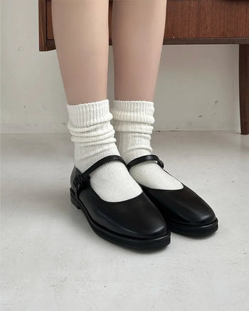 Round-toe Mary Jane flat shoes