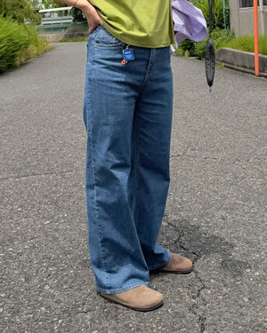 W / Jeans