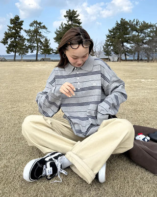Loose-fitting color-border knit