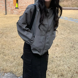 Loose-fitting mountain parka with drawstring hood